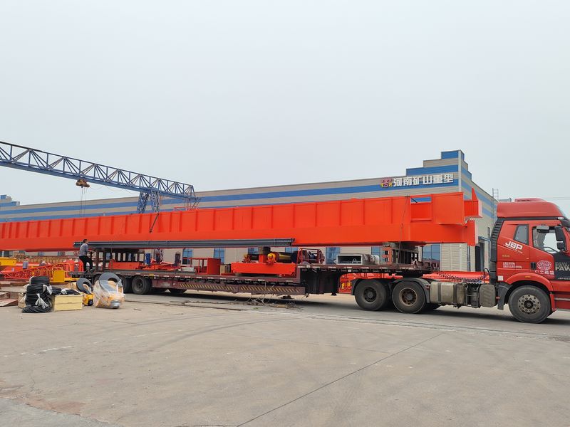 通用橋式起重機 QDXX32/5t—27.7m 制作完成，發往陜西省銅川市交付客戶使用。